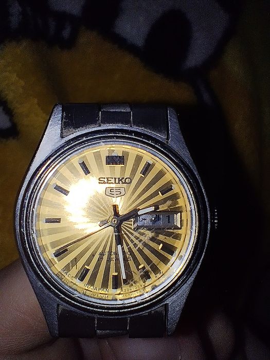 Продам женские часы с автоподзаводом