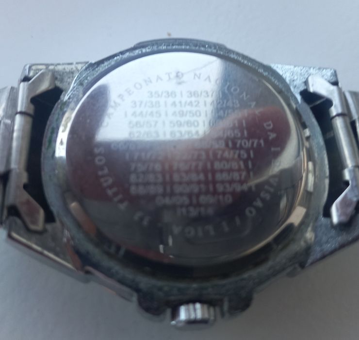 Relógio do Sport Lisboa e Benfica usado