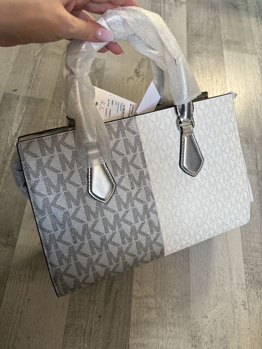 Torebka torba Michael Kors Sheila Medium Center Zip Satchel  srebrna biała