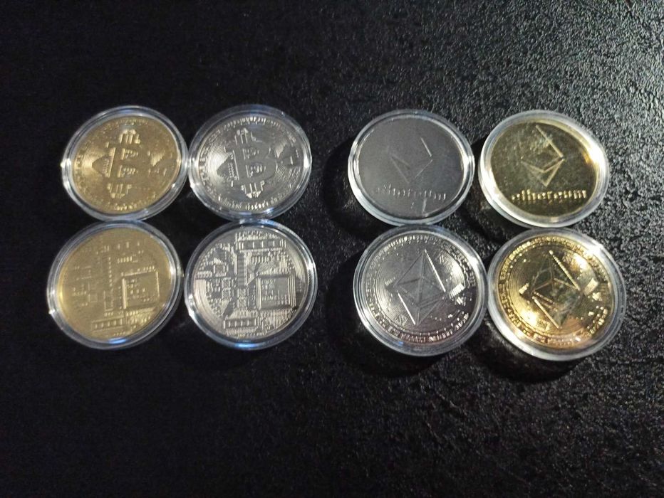 Монеты. Криптовалюта Биткоин Bitcoin Ethereum Dogecoin Litecoin Ripple