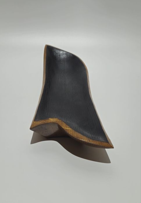 Misa, patera z drewna dębu