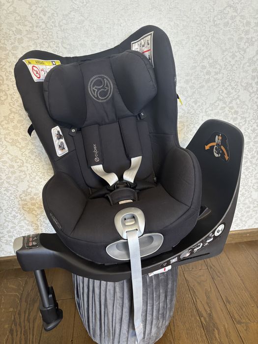 Автокрісло Cybex Sirona Z i-Size Deep Black чорний колір