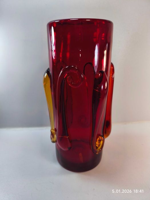 Szklany wazon KIS Krakowski Instytut Szkła J. Słuczan-Orkusz łzy