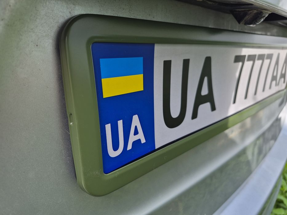 Рамка номерного знаку / Міл стайл /