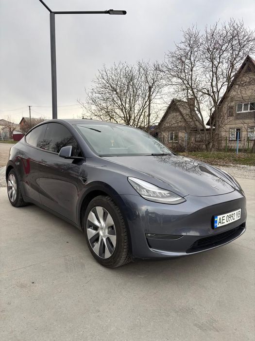 Продам Tesla Y в гарному стані