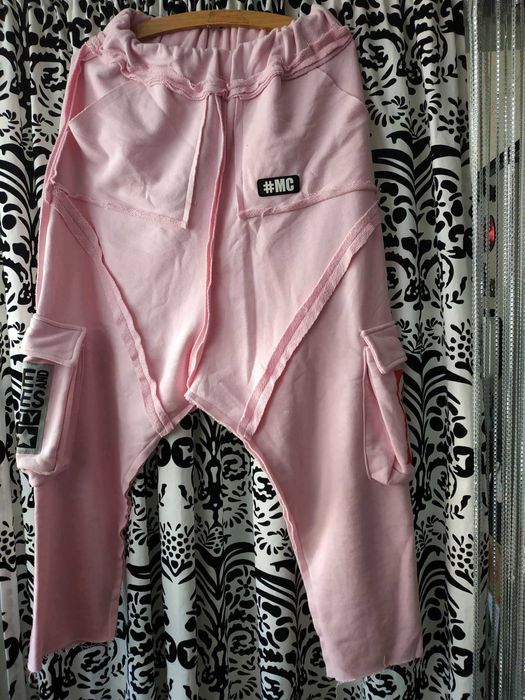 spodnie z obniżonym krokiem MissCity róż