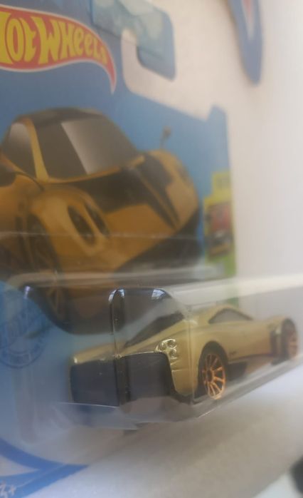 Pagani huayra hot wheels