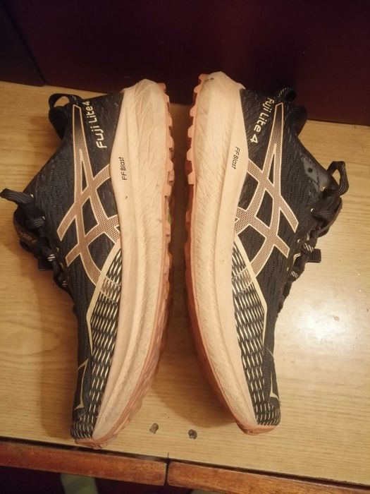 подростковые кроссовки asics fujji lite4