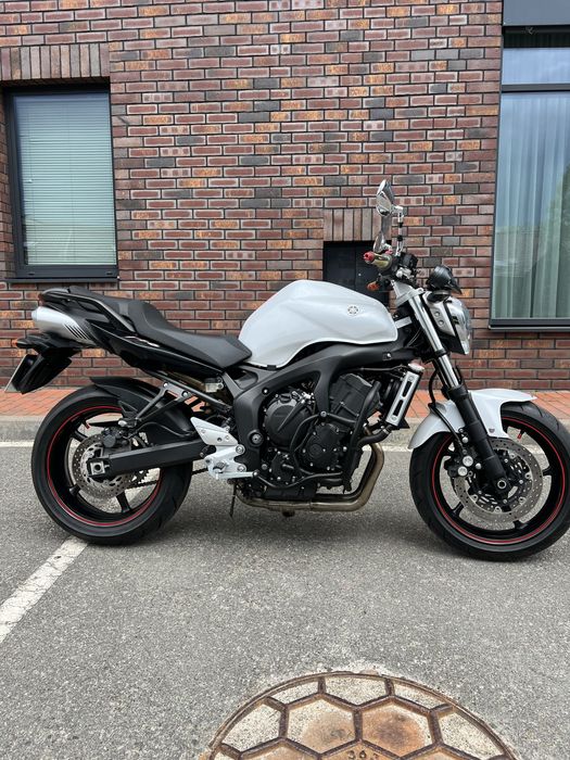 Продам мотоцикл в гарному стані Yamaha fz6 Fazer  повністю все обслужине