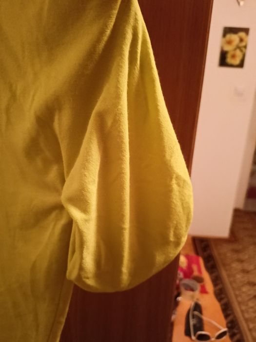 Bluzka neon zielony z sercem na plecach