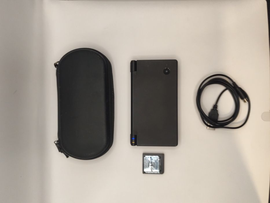 Nintendo DSi Preta (Black) – Excelente Estado+ Aceckard + Carregador USB+ Estojo