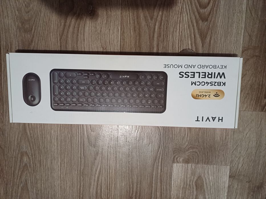 Бездротова клавіатура з мишкою