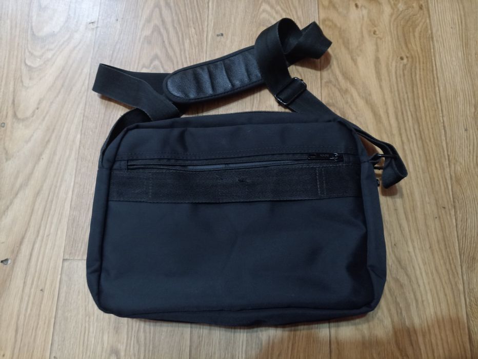 Сумка Rock 29-23-10см, чудовий стан