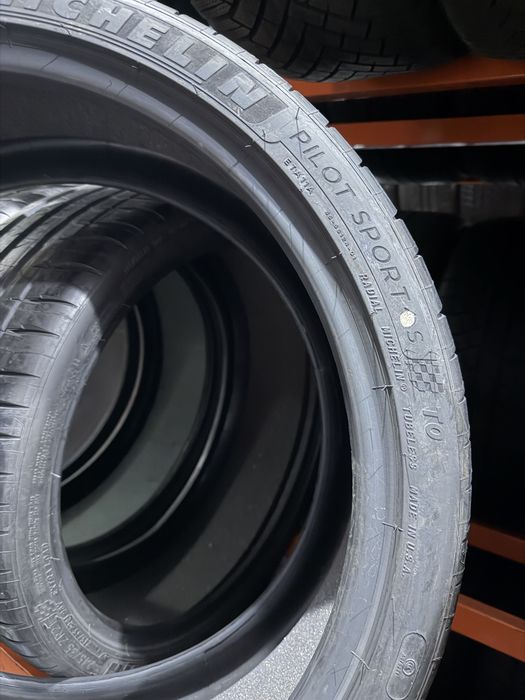 245/35 r 21 Michelin 4шт.