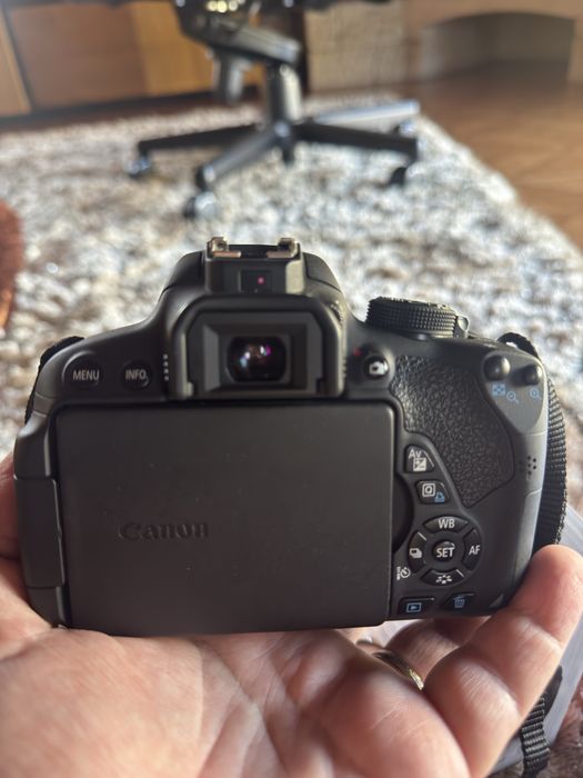 Eos. Canon. 700D