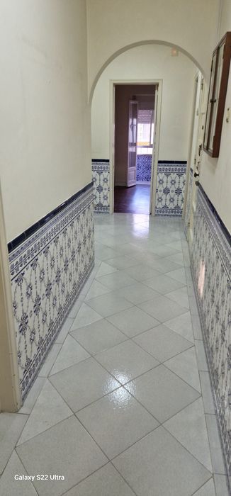 Alugo quarto compartilhado na Amadora