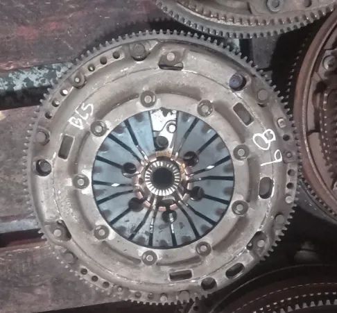 Embraiagem Bimassa VW/Audi/Seat Ref: AJM/CAY/CXX/DCY/CBA/CFF/BLS
