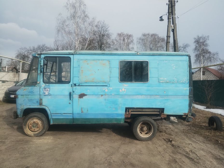 Mercedes Benz 407