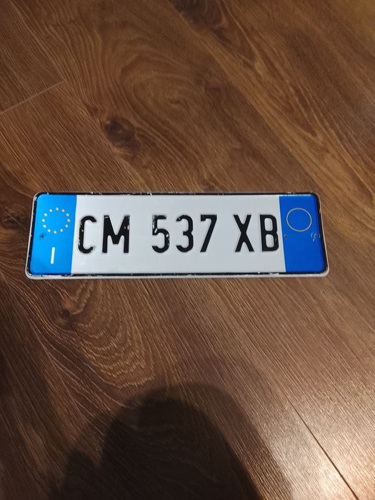 Металеві таблички, номера.