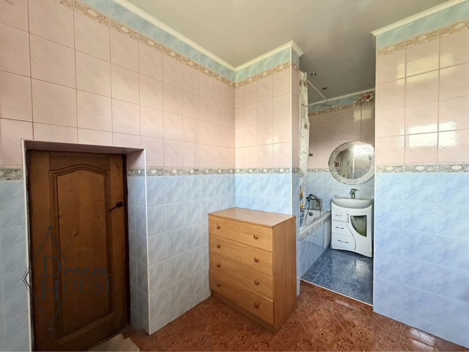 Продаж 2 поверхового будинку