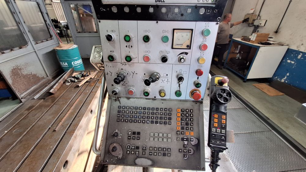 Fresadora de mesa FIL tipo FBM 600 CNC