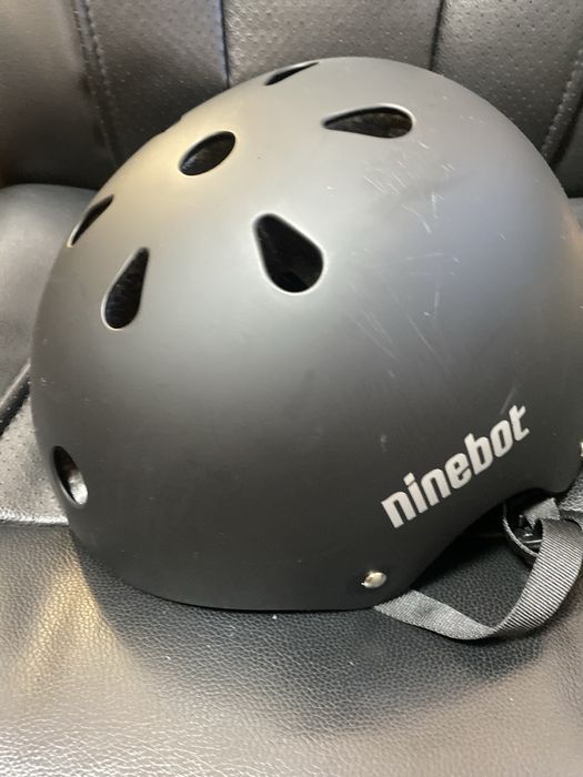 захисний шолом ninebot