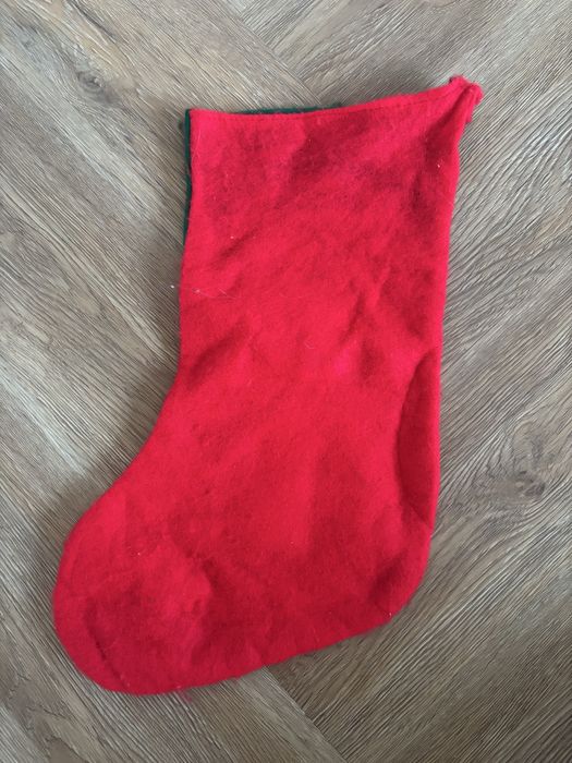 czerwona skarpeta skarpetka świąteczna na prezenty bałwan bałwanek