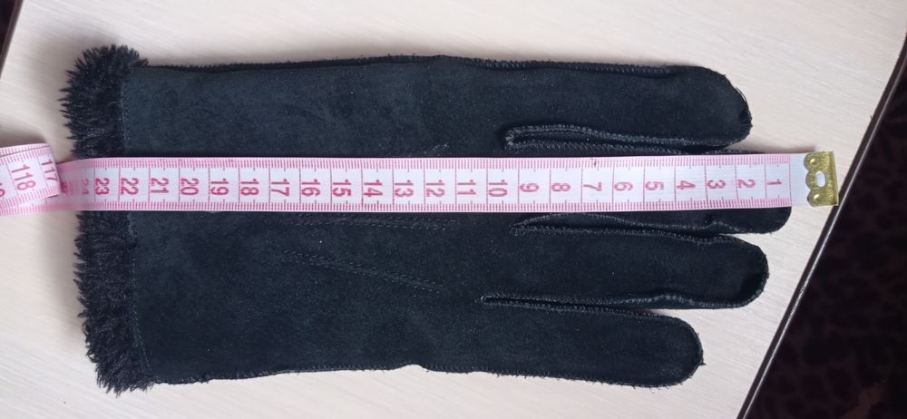 Зимние перчатки теплые натуральный замш.