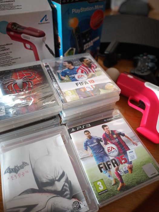 Ps4 com 24 jogos da PS4 e da PS3