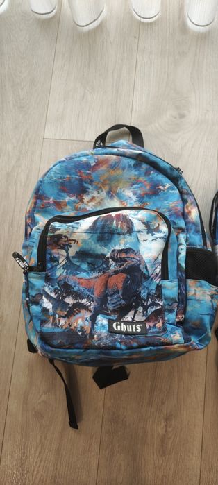 Vendo mochilas e porta lápis