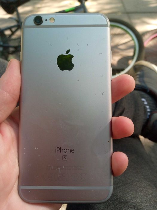 Продам IPhone 6s
