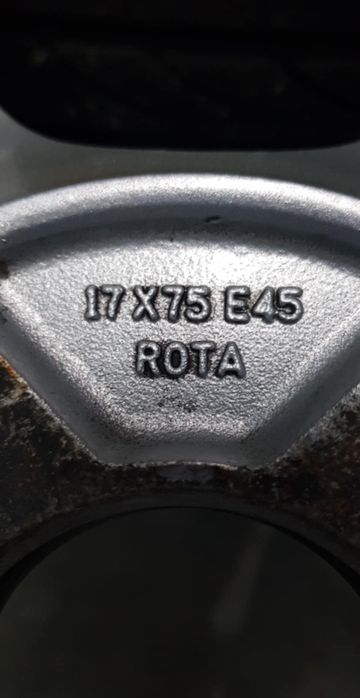 Jantes especiais Rota Boost 4x100 com pneus