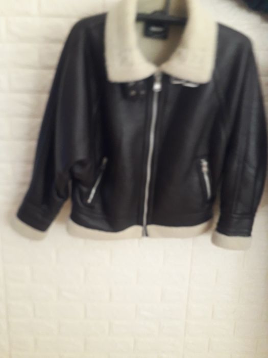 Продам женскую куртку