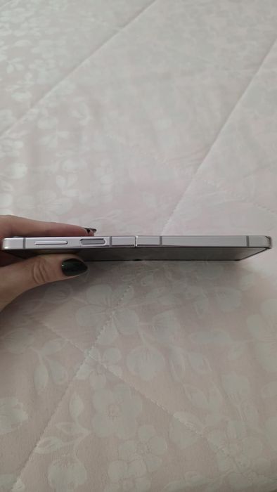 Samsung galaxy Z flip 5