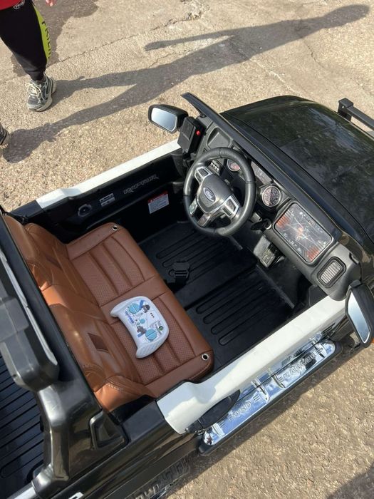Детский автомобиль