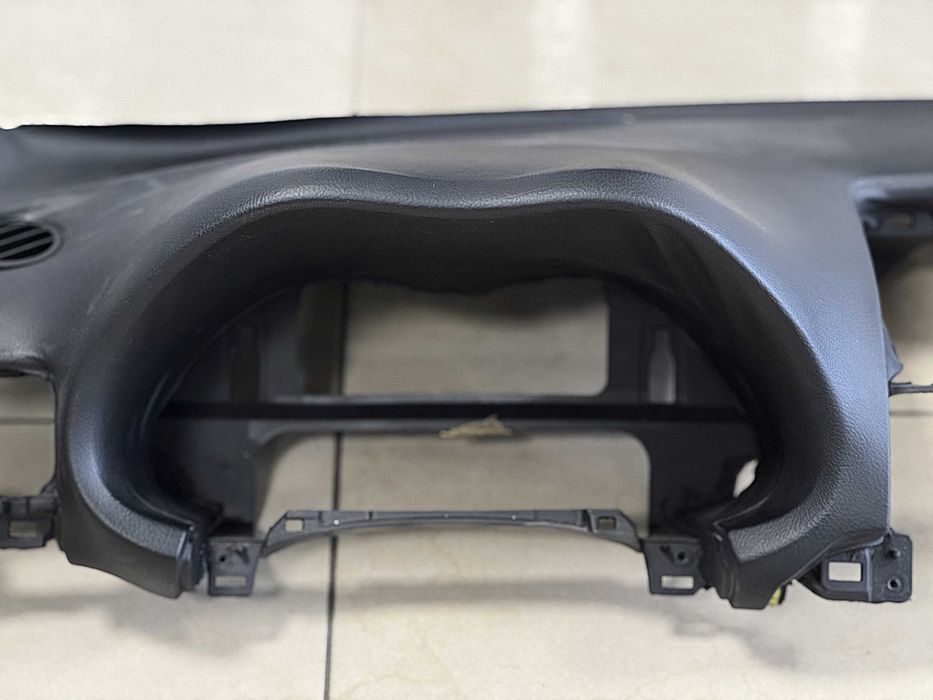 Торпедо (панель верхняя) Toyota Avensis 2003-2009