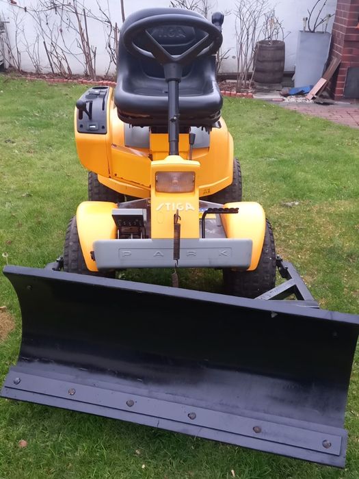 Stiga Park Comfort 15,5 kM z pługiem do śniegu