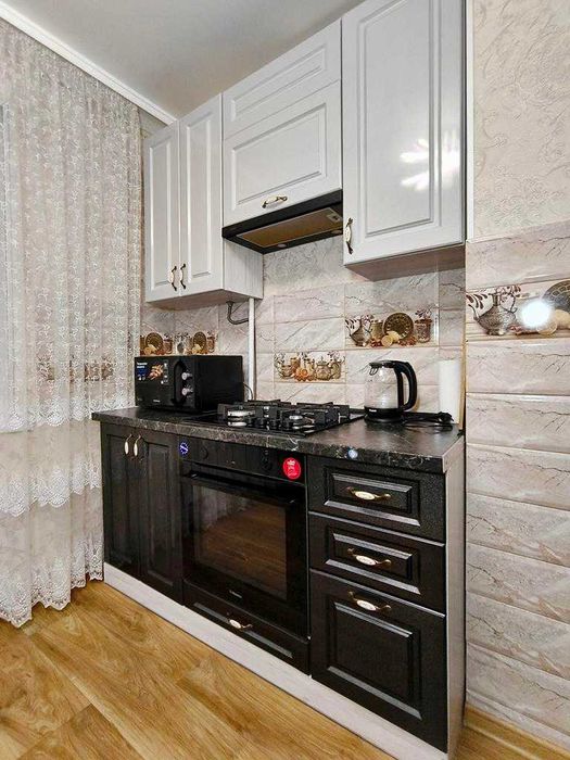 Оренда гарного 1-кімнатного житла поруч з ТРЦ ГОЛІВУД.