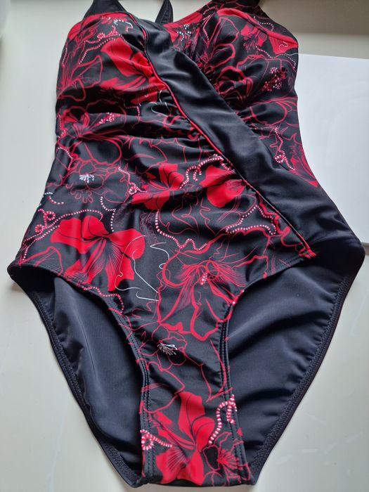 Купальник суцільний