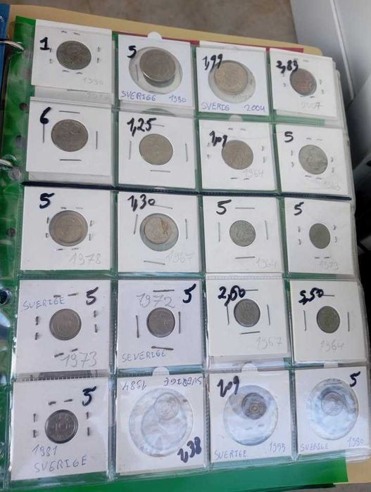 à venda:
cerca de 450 moedas de diferentes países.