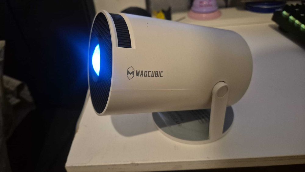 MagicCube h300 Projector450371471970805761
