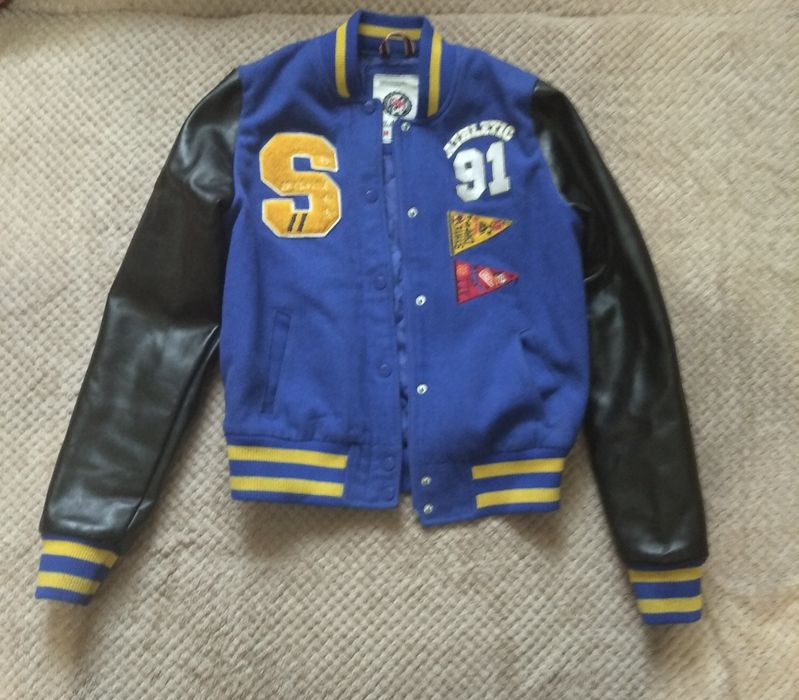 Продам бомбер на подростка