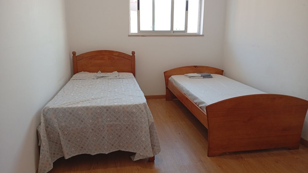 Quarto partilhado,boa localização da amadora