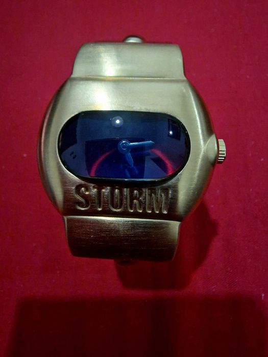 Relogio raro da marca STORM