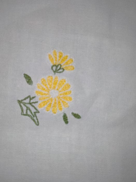 Obrus okrągły wyszywany