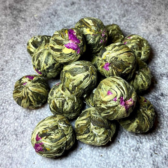 Чай в'язаний білий Святковий букет 50г.