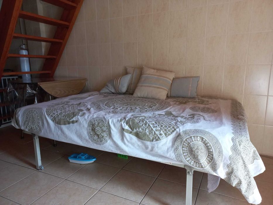 Estrutura de Cama e Colchão