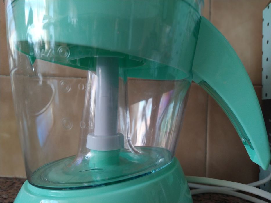 Espremedor de citrinos elétrico, da marca JOCCA. Casa quarto apartamen