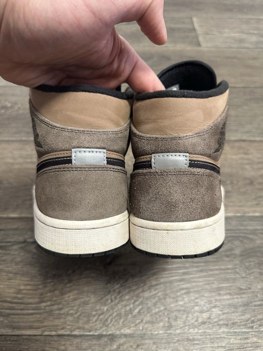 Кросівки NIKE AIR JORDAN 1 MID SE