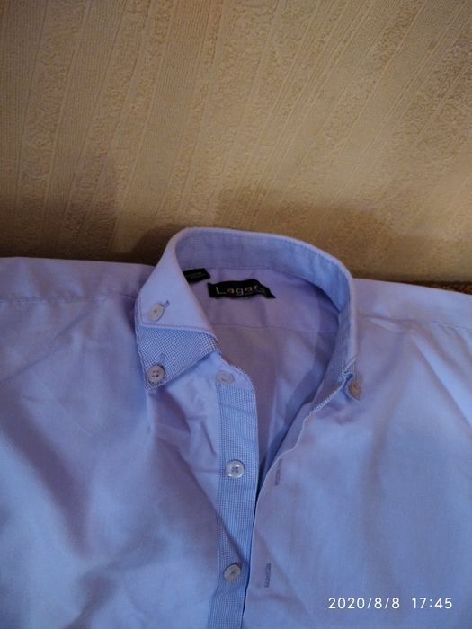 Остались  только две мужские рубашки по низкой цене